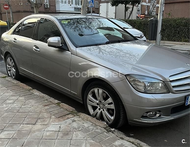 Usado Mercedes C220 Avantgarde 150 CV (110 kW) 2007 Beige Berlina