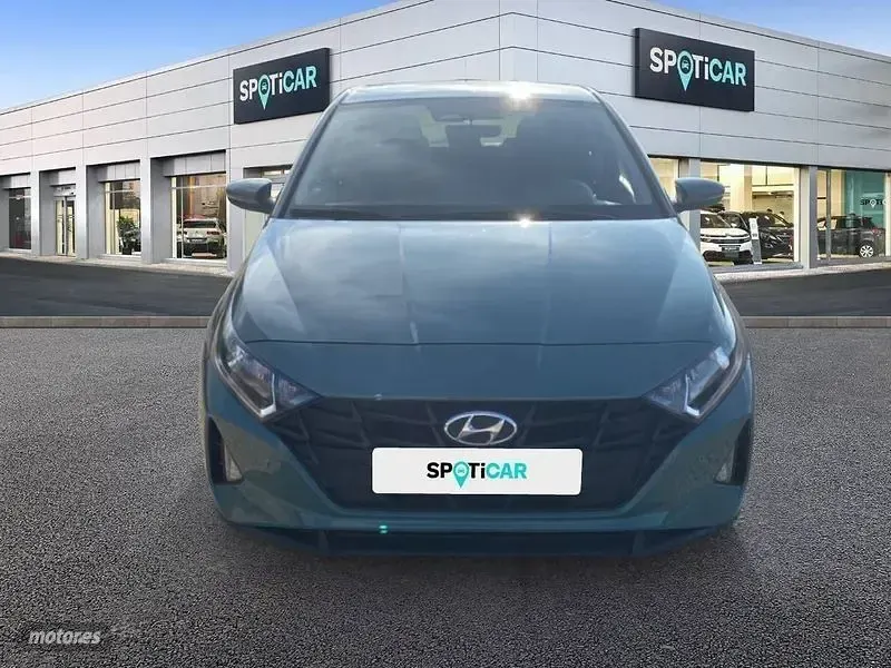 Usado Hyundai i20 79 CV (58 kW) 2023 Verde Utilitario
