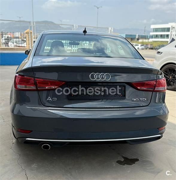 Usado Audi A3 116 CV (85 kW) 2019 Gris / plata Berlina