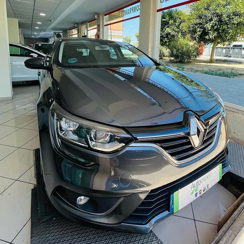 Usado Renault Mégane Cabriolet 90 CV (66 kW) 2018 Plata Descapotable