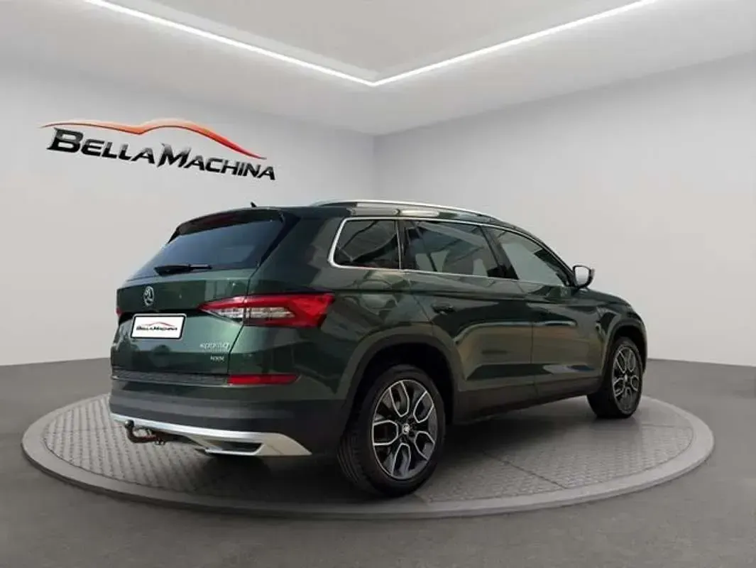 Usado Skoda Octavia 150 CV (110 kW) 2019 Verde SUV
