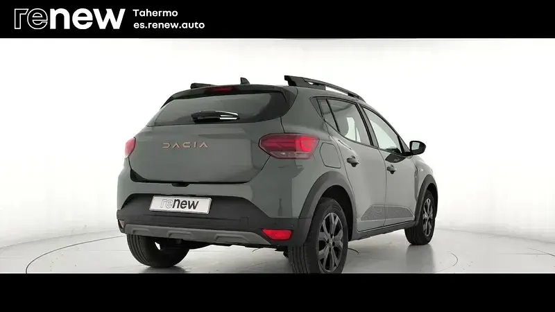 Usado Dacia Sandero Extreme 100 CV (73 kW) 2025 Verde Berlina
