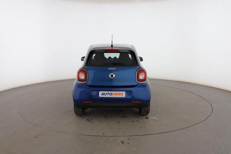 Usado Smart ForFour Basis 90 CV (66 kW) 2016 Azul Utilitario