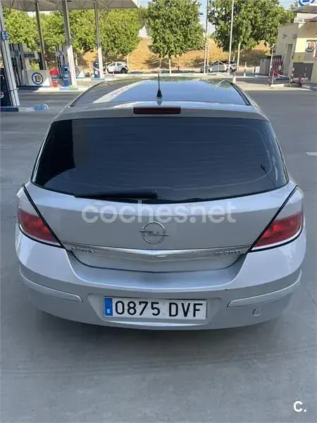 Usado Opel Astra Sport 120 CV (88 kW) 2006 Gris / plata Berlina