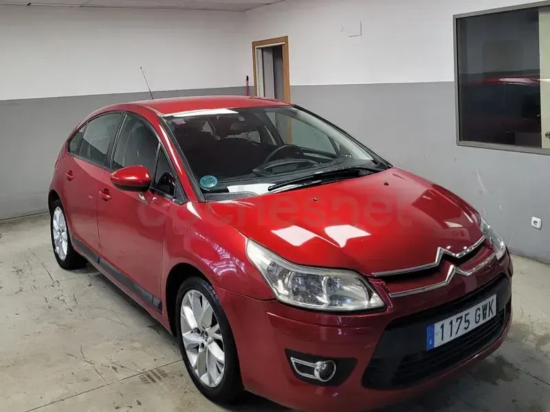 Usado Citroën C4 Exclusive 120 CV (88 kW) 2010 Granate Berlina