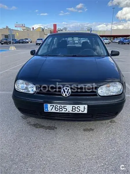 Usado VW Golf IV 110 CV (80 kW) 2002 Negro Berlina