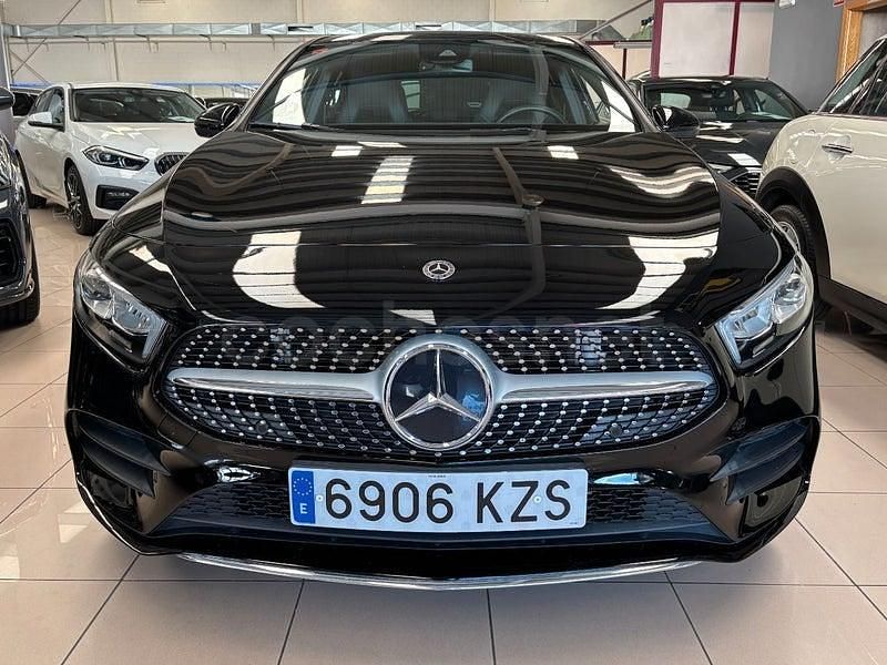 Usado Mercedes A180 116 HP (85 kW) 2019 Preto Sedan