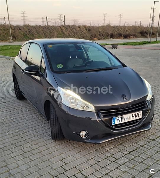 Usado Peugeot 208 Allure 92 CV (67 kW) 2012 Gris / plata Utilitario