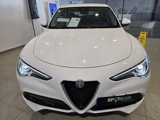 Usado Alfa Romeo Stelvio Sprint 190 CV (139 kW) 2021 Blanco SUV