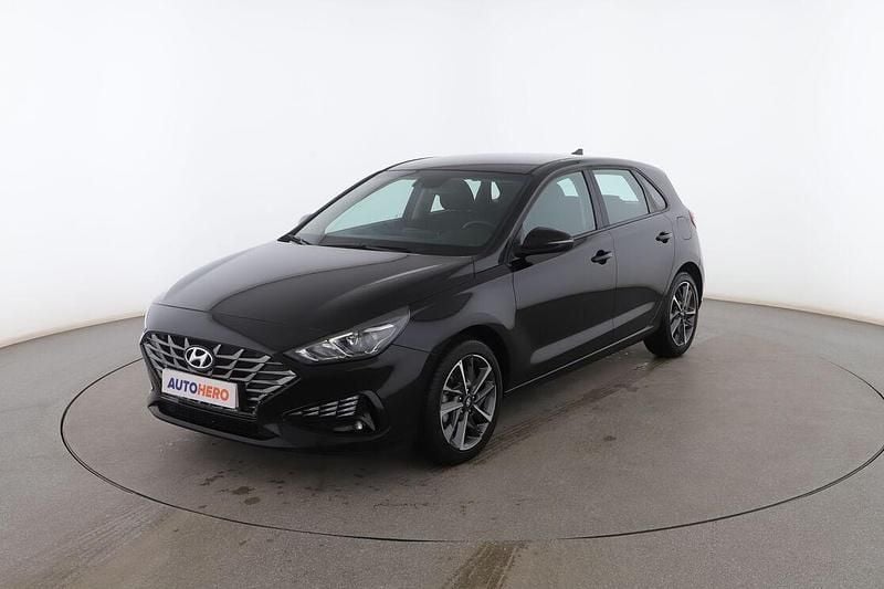 Negro Usado 2024 Hyundai i30 Utilitario | 19.399 € (Precio justo) - Imagen 1/3