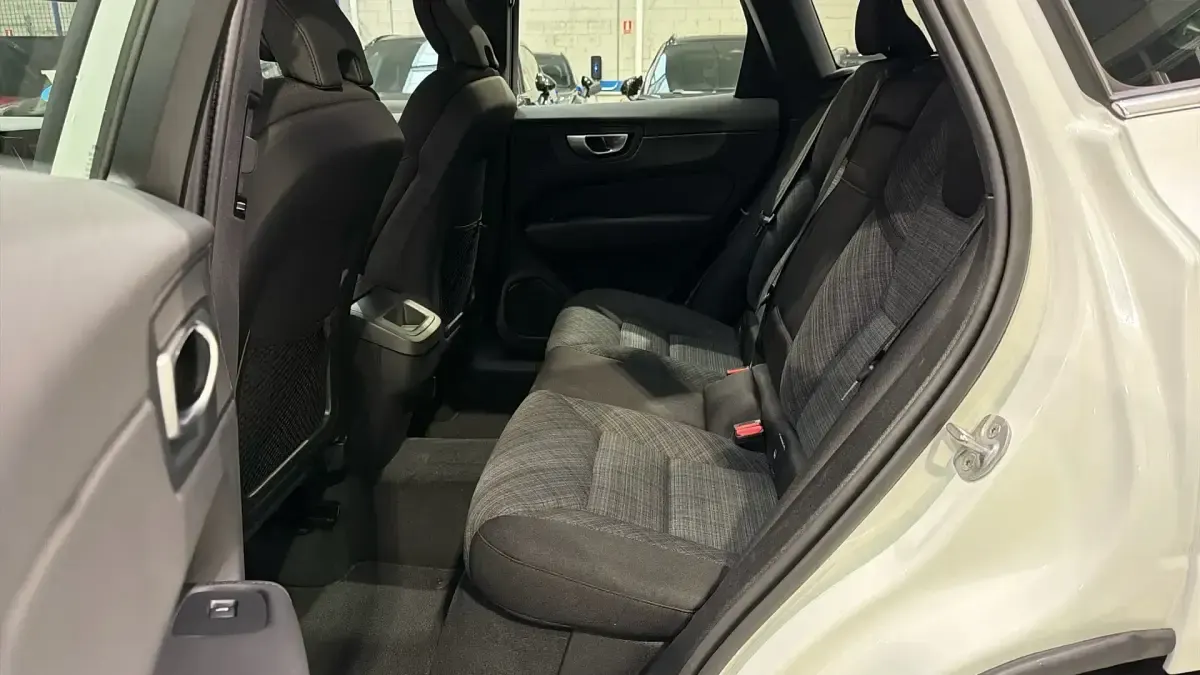 Usado Volvo XC60 Core 197 CV (144 kW) 2024 SUV