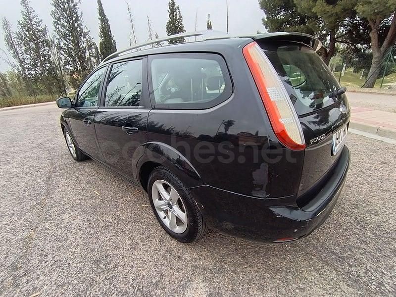 Usado Ford Focus Trend 109 CV (80 kW) 2008 Negro Familiar