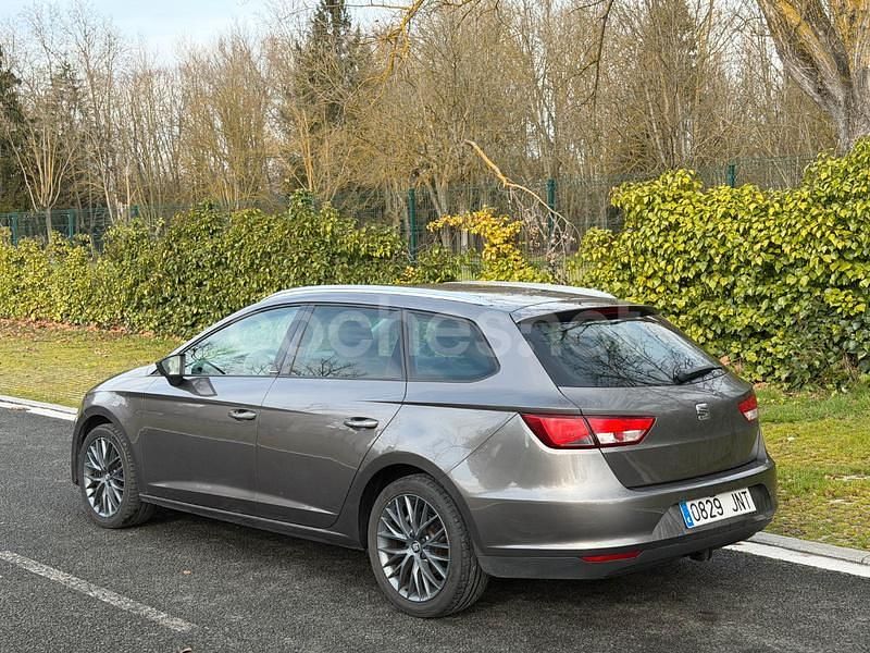 Usado Seat Leon CONNECT 110 CV (80 kW) 2016 Gris / plata Familiar