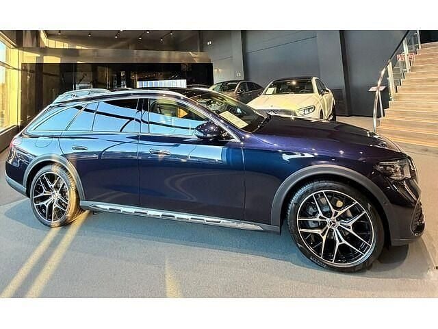 Nuevo Mercedes E220 All-Terrain 197 CV (144 kW) 2025 Azul Familiar