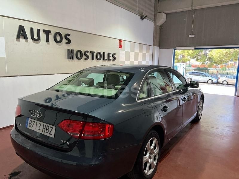 Usado Audi A4 160 CV (117 kW) 2011 Gris / plata Berlina