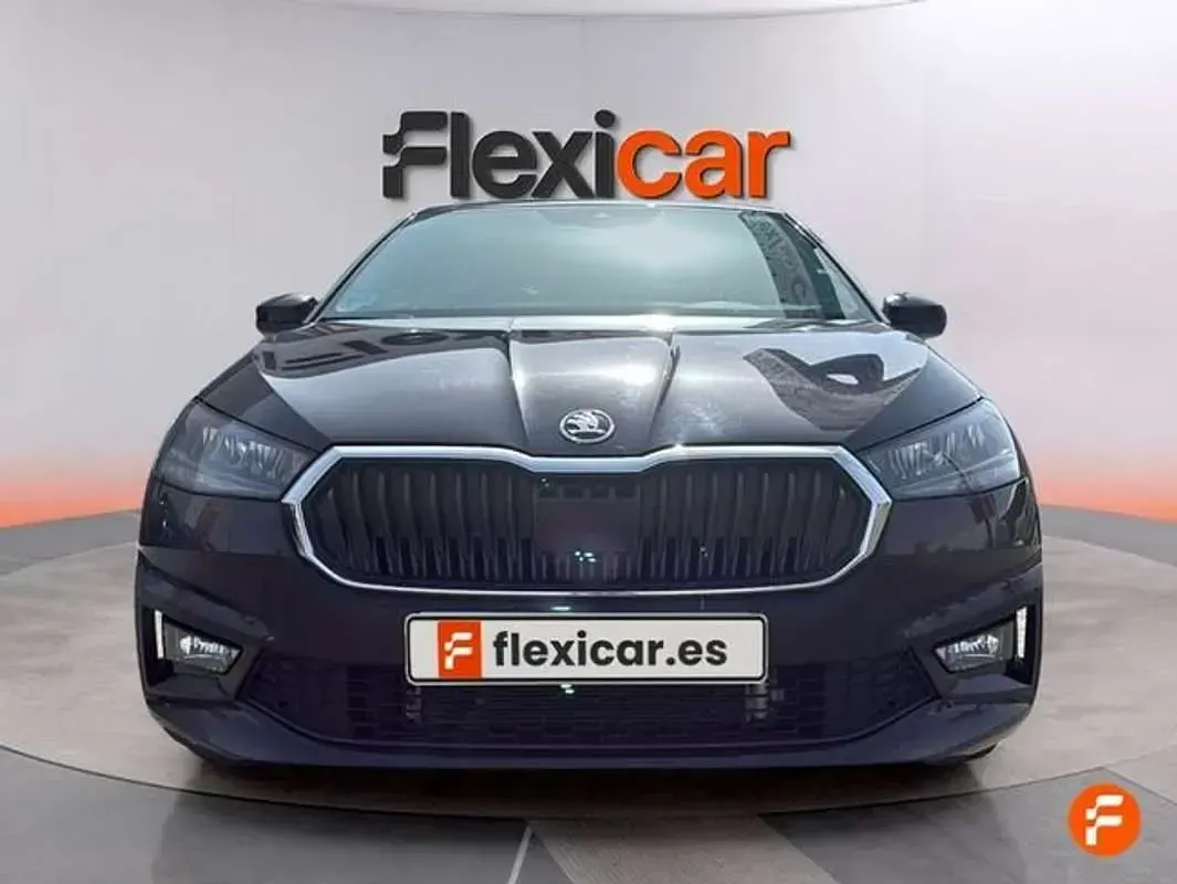 Usado Skoda Fabia Selection 116 CV (85 kW) 2025 Negro Utilitario
