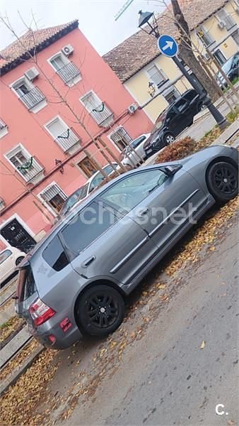 Usado Honda Civic ES 100 CV (73 kW) 2005 Gris / plata Berlina