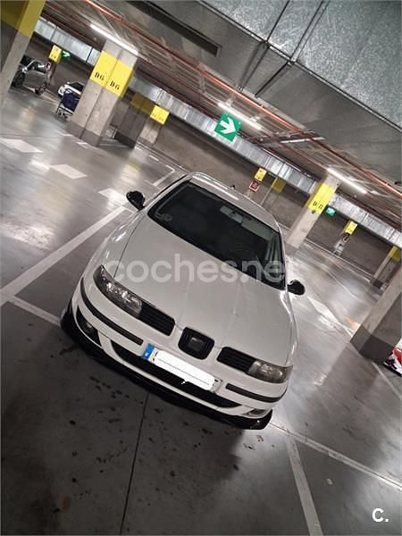 Blanco Usado 2003 Seat Leon Sport Utilitario | 2500 € (Precio justo) - Imagen 1/4