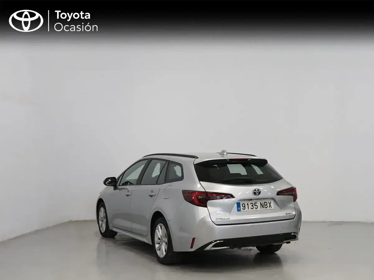 Nuevo Toyota Corolla Active 140 CV (102 kW) 2025 Gris Familiar