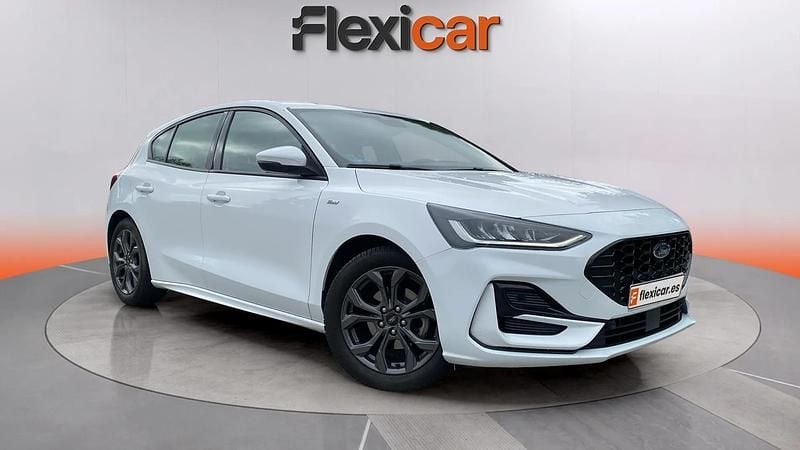 Blanco Usado 2023 Ford Focus ST-Line Berlina | 20.290 € (Caro) - Imagen 1/4