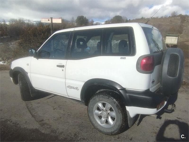Usado Nissan Terrano 100 CV (73 kW) 2000 Blanco SUV