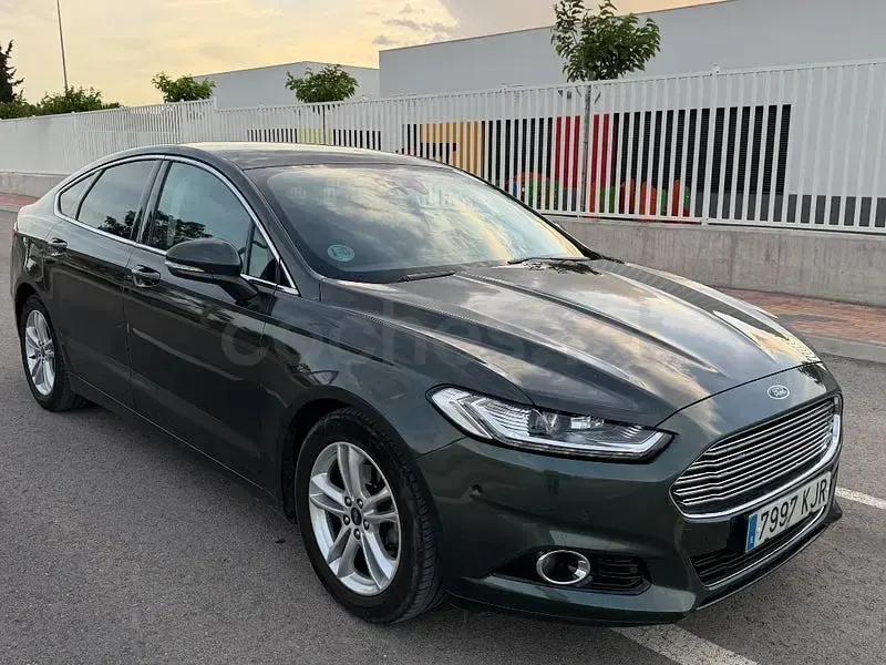 Usado Ford Mondeo ST-Line 160 CV (117 kW) 2018 Azul Berlina