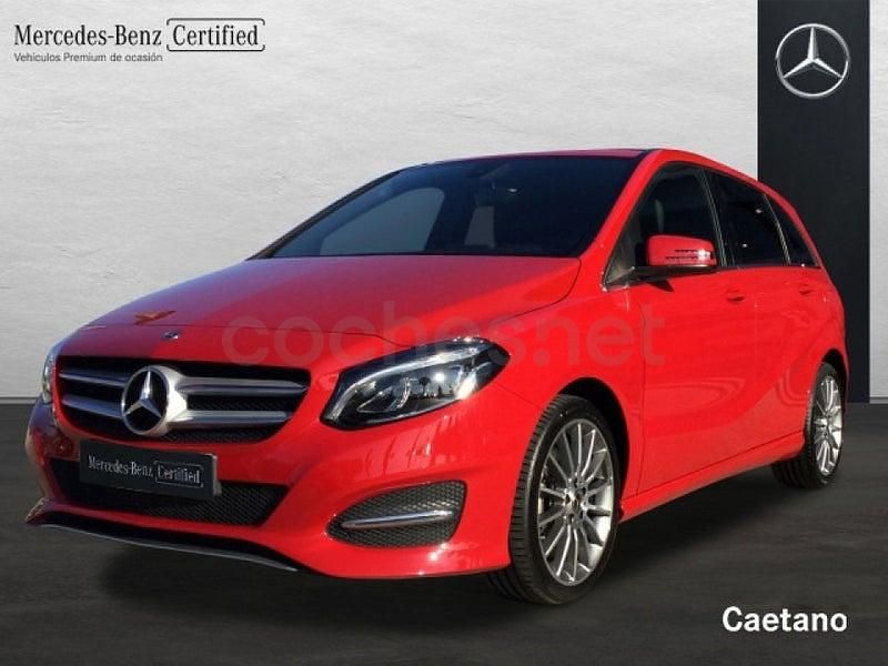 Usado Mercedes B200 136 CV (100 kW) 2018 Rojo Monovolumen