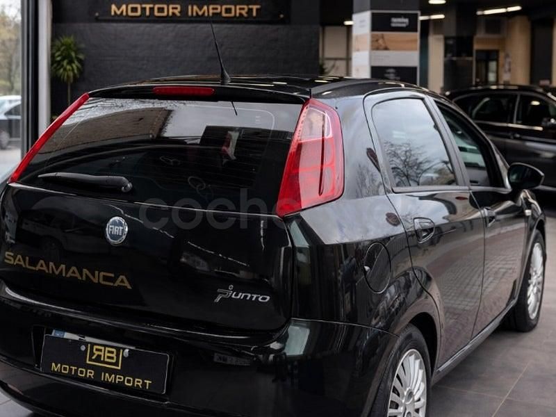 Usado Fiat Punto Feel 70 CV (51 kW) 2007 Negro Utilitario