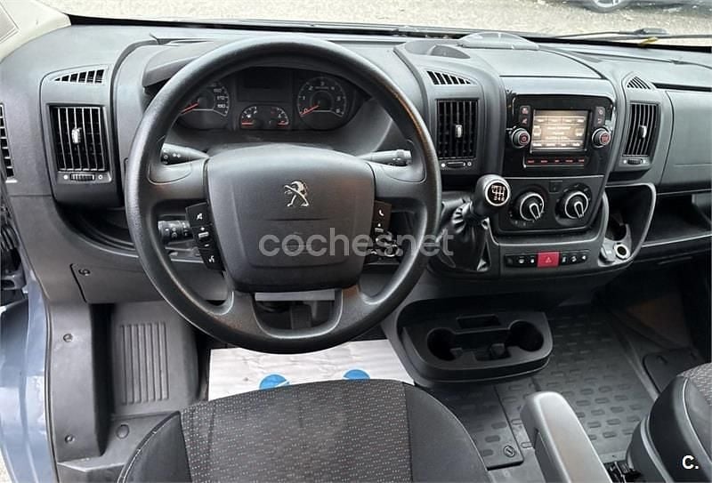 Usado Peugeot Boxer 130 CV (95 kW) 2012 Gris / plata Van