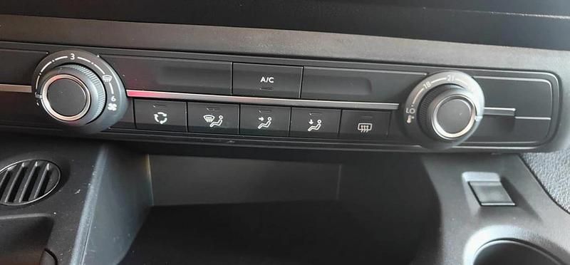 Usado Peugeot e-Rifter 100 kW (136 CV) 2023 Epr blanc icy Monovolumen