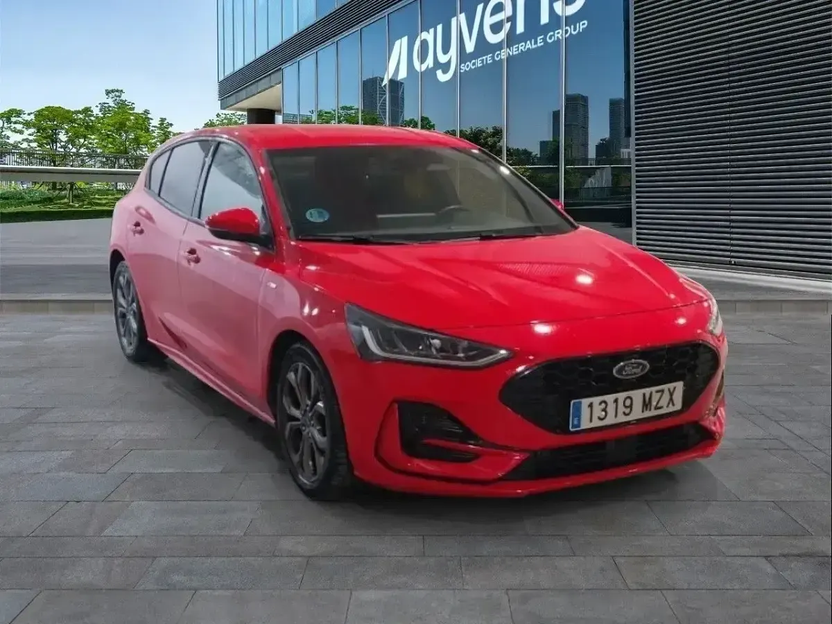 Usado Ford Focus ST-Line 125 CV (91 kW) 2025 Rojo Utilitario
