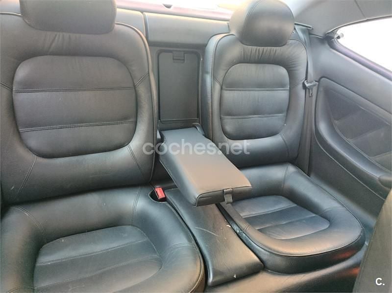 Amarillo Usado 2002 Peugeot 406 Coupe Coupe | 6000 € - Imagen 1/4