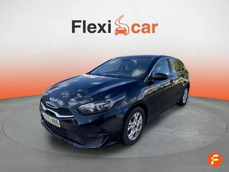 Usado Kia Ceed 160 CV (117 kW) 2022 Negro Utilitario