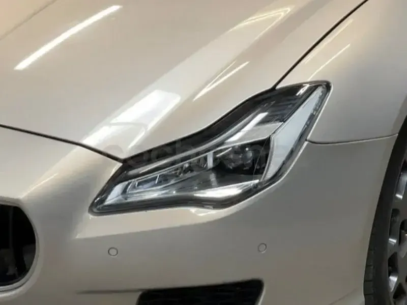 Usado Maserati Quattroporte 410 CV (301 kW) 2015 Gris / plata Berlina