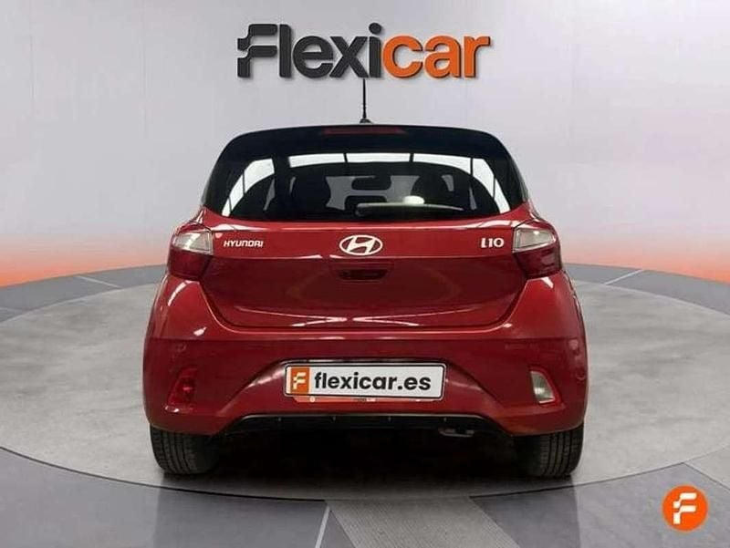 Usado Hyundai i10 67 CV (49 kW) 2025 Rojo Utilitario