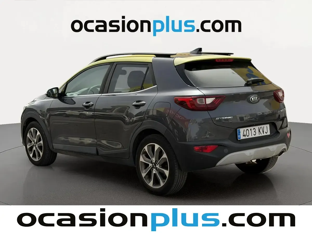 Usado Kia Stonic 101 CV (74 kW) 2019 Gris SUV