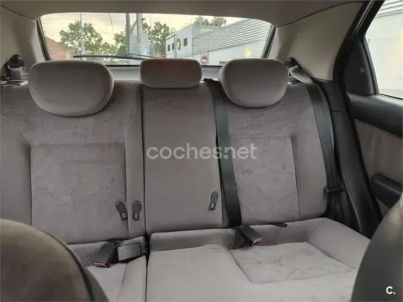 Usado Citroën Xsara Exclusive 90 CV (66 kW) 2003 Gris / plata Berlina