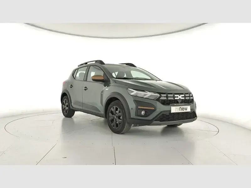 Usado Dacia Sandero Extreme 101 CV (74 kW) 2025 Verde Utilitario