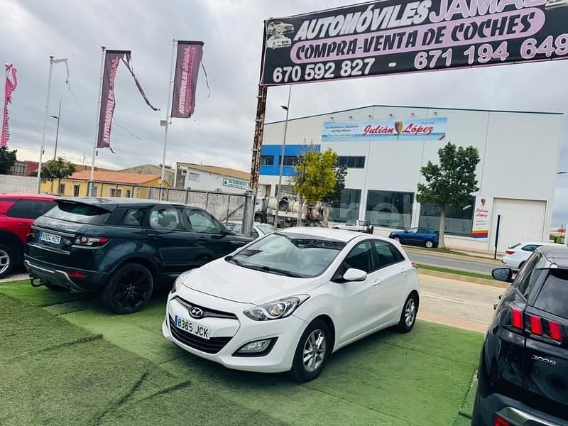 Käytetty Hyundai i30 GO! 101 HP (74 kW) 2015 Valkoinen Sedan