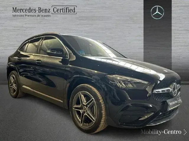 Usado Mercedes GLA250 218 CV (160 kW) 2025 Negro noche SUV