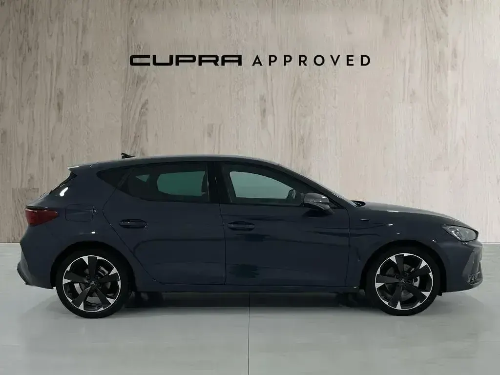 Usado Cupra Leon 150 CV (110 kW) 2025 Azul Berlina