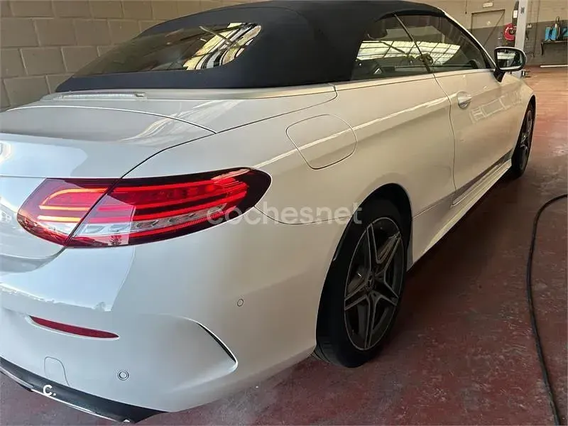 Usado Mercedes C220 194 CV (142 kW) 2019 Blanco Descapotable