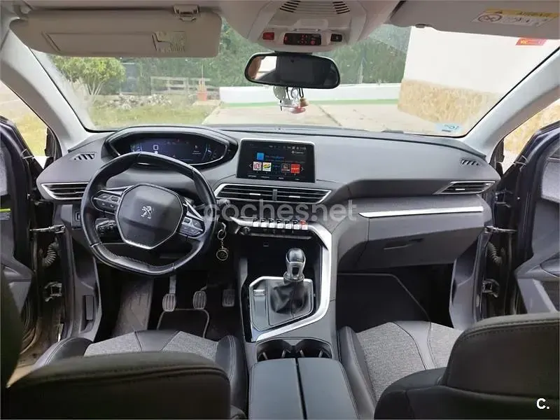 Usado Peugeot 5008 Allure 130 CV (95 kW) 2019 Azul SUV