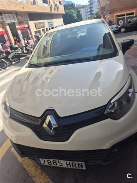 Usado Renault Captur Zen 90 CV (66 kW) 2013 Beige SUV
