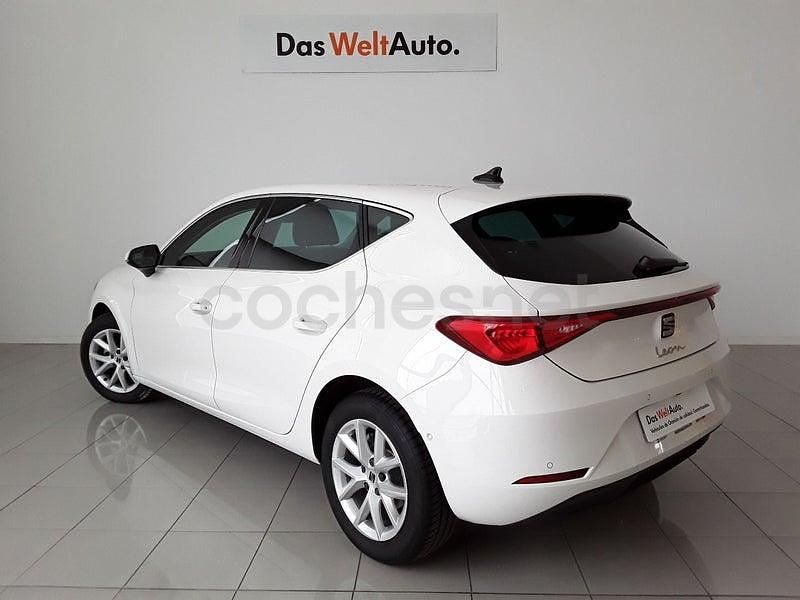 Usado Seat Leon Style 116 CV (85 kW) 2025 Blanco Berlina
