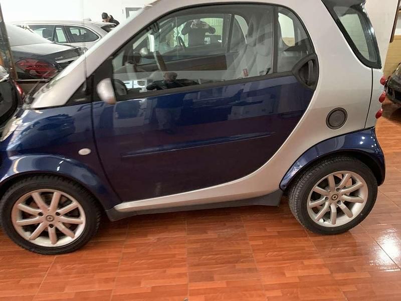 Usado Smart ForTwo Coupé Passion 61 CV (44 kW) 2004 Azul Coupe