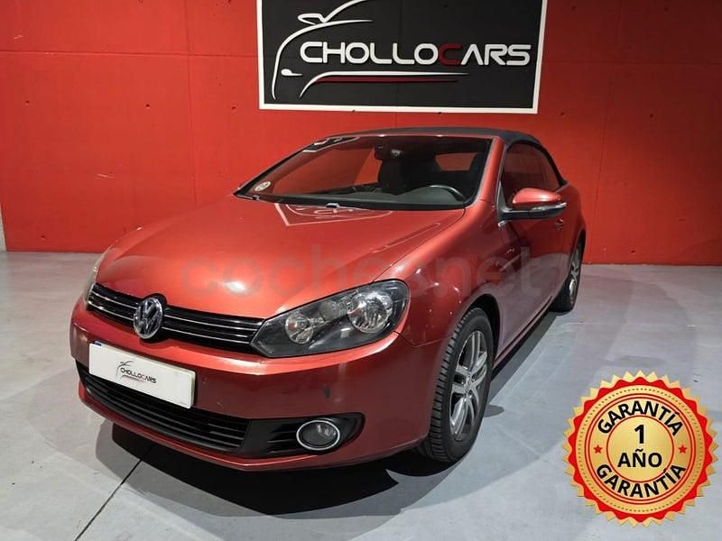 Usado VW Golf Cabriolet 105 CV (77 kW) 2012 Granate Descapotable
