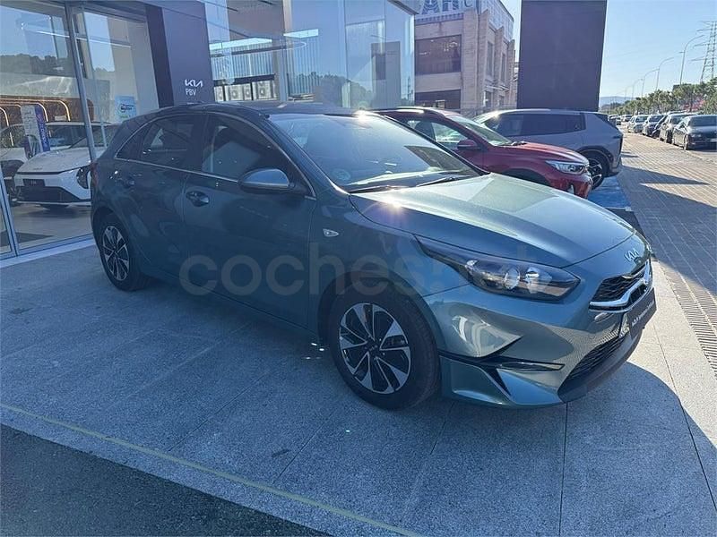 Usado Kia Ceed 100 CV (73 kW) 2025 Gris / plata Utilitario
