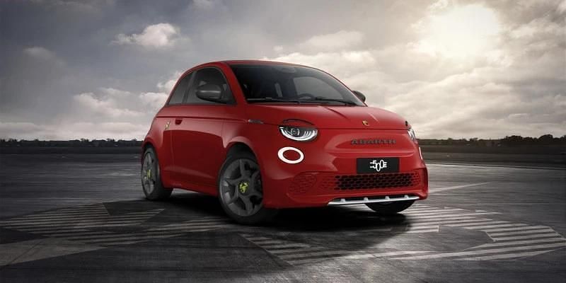 Rojo Nuevo 2025 Abarth 500e Utilitario | 26.999 € - Imagen 1/4