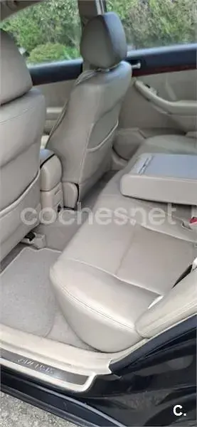 Usado Toyota Avensis Executive 150 CV (110 kW) 2005 Negro Berlina